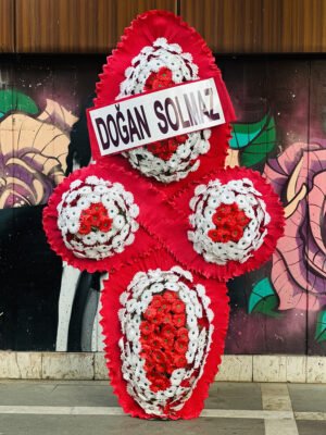 Adana 4 katlı mega çelenk, devasa boyutta hazırlanan en üst düzey protokol açılış ve düğün çelengi.