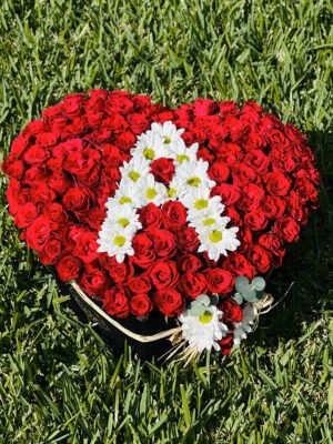 Adana orta boy kalpli gül kutusu, premium kalp kutu içerisinde 1. sınıf kırmızı güller.